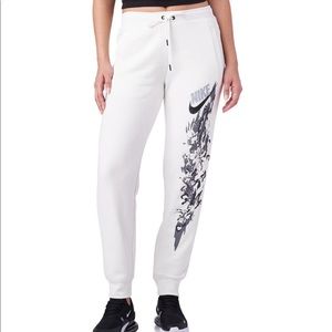 NIKE Sportswear Rally Floral-Print Fleece Joggers